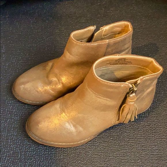 Tucker and Tate. Gold shimmer booties. Size 11 - Picture 1 of 8